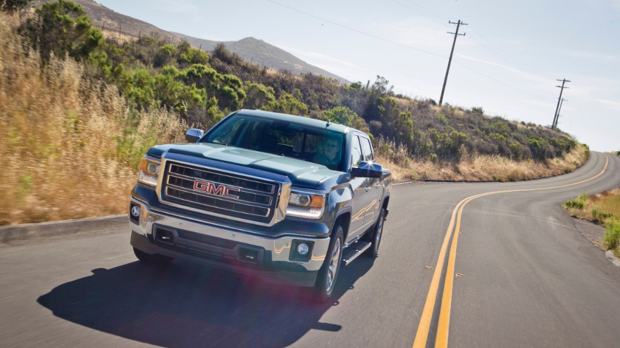 2014-GMC-Sierra-Dynamic-front-three-quarter-051