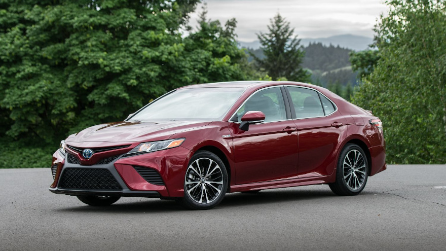 2020_Toyota_Camry_SE_Hybrid for web