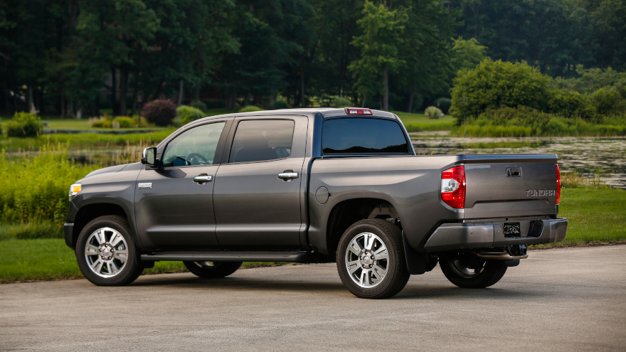 2014_Toyota_Tundra_Platinum_002