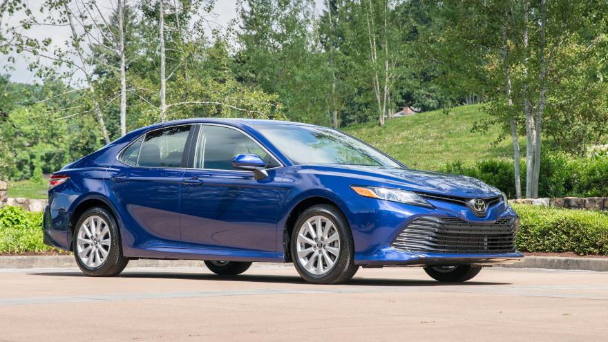 2019_Toyota_Camry_LE_03_5B1336AB3634371D5A4F04C52C4AD814FDD791FF