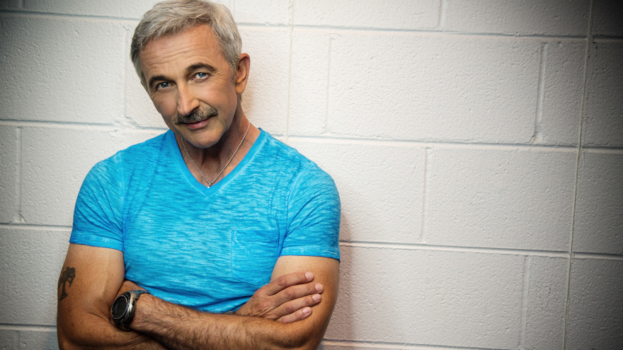 Aaron Tippin